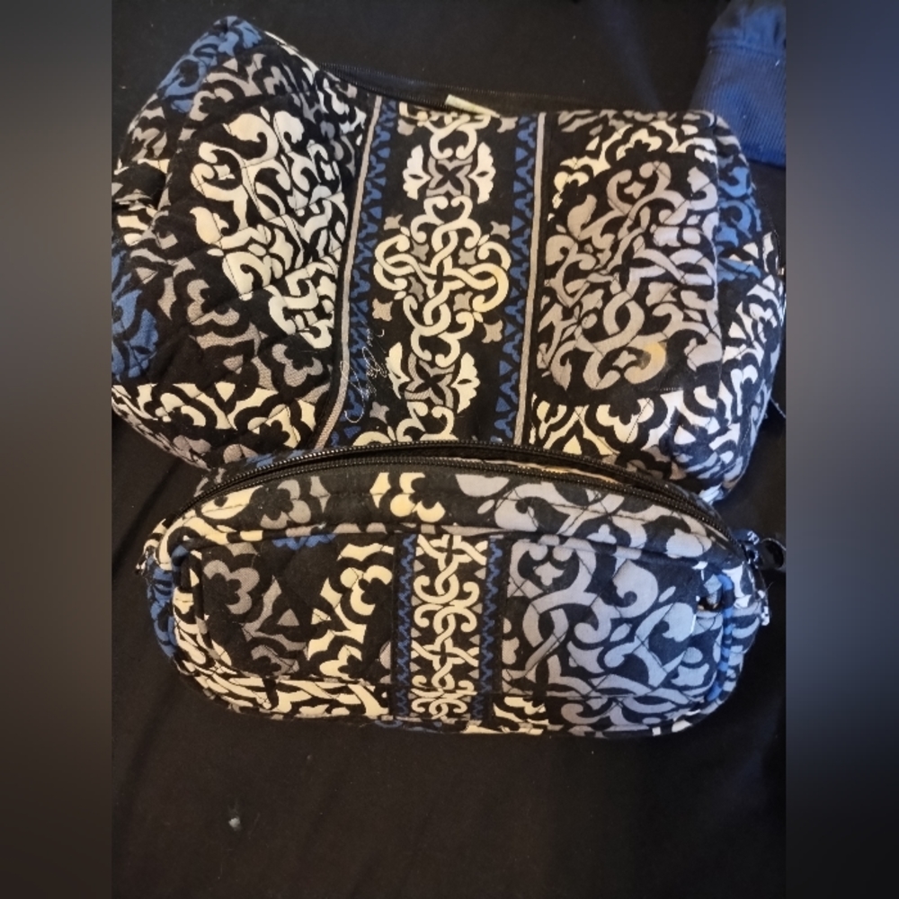 Vera Bradley Large and Small Cosmetic Zipper bag set (2) Canterberry Cobalt